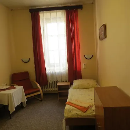 Cesky Dvur 3*