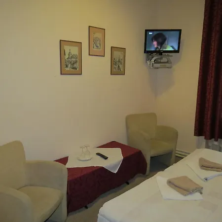 Cesky Dvur 3*